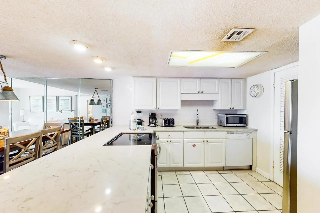 Apartment Pinnacle Port Pleasures, B2405 Panama City Beach